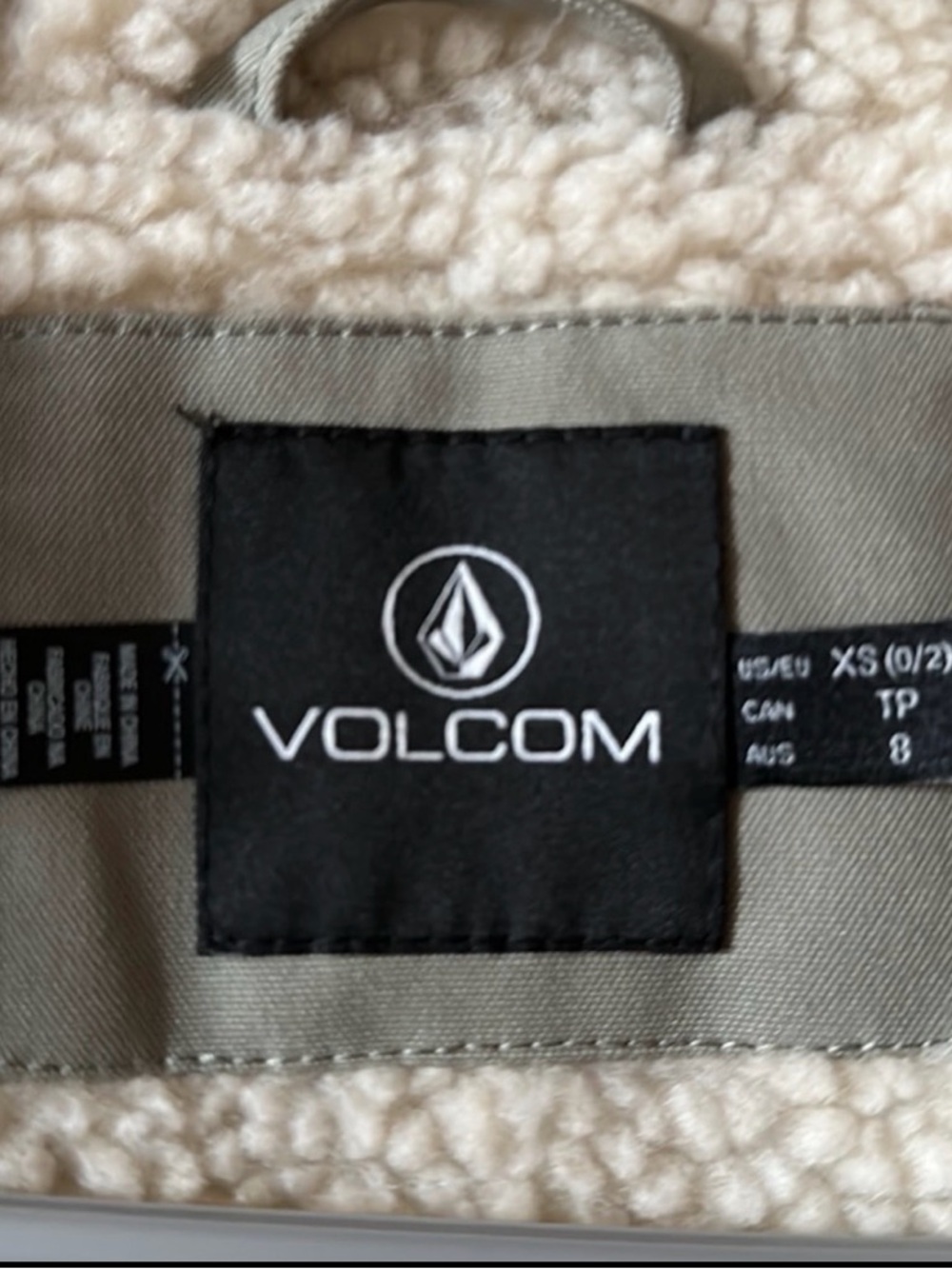 Volcom Hooded Jacket - Picture 5 of 9